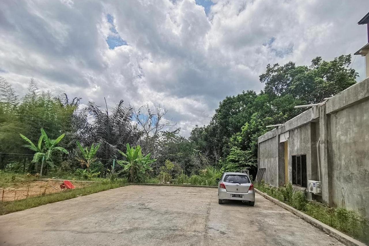 Reddoorz Near Kantor Walikota Bontang Nyerakat Buitenkant foto